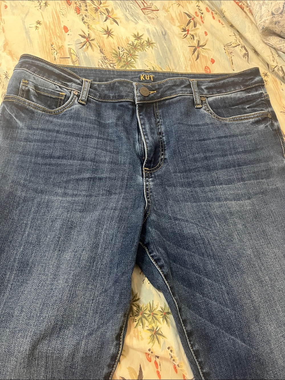 Kut from the Kloth super flattering Women's Dark Blue Straight Leg Jeans